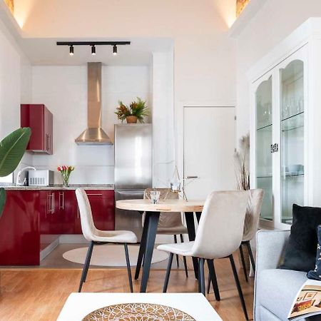 Apartamento Familiar Nuevo De Diseno En La Mejor Zona De Triana, Parking Included Sevilla Exterior foto